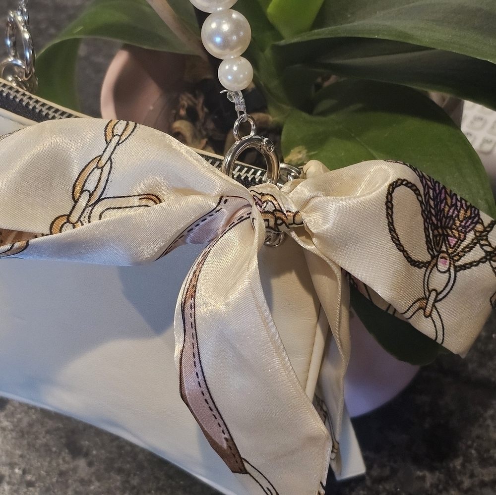 Chloé Cream "O" Ring Clutch w/Wristlet & Twilly Added - Picture 2 of 10